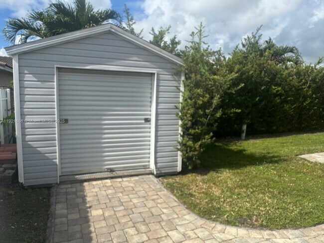 Building Photo - 1804 SW 102nd Ct