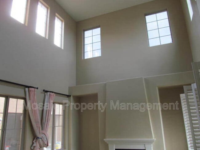 Building Photo - 2664 E Hampton Ln