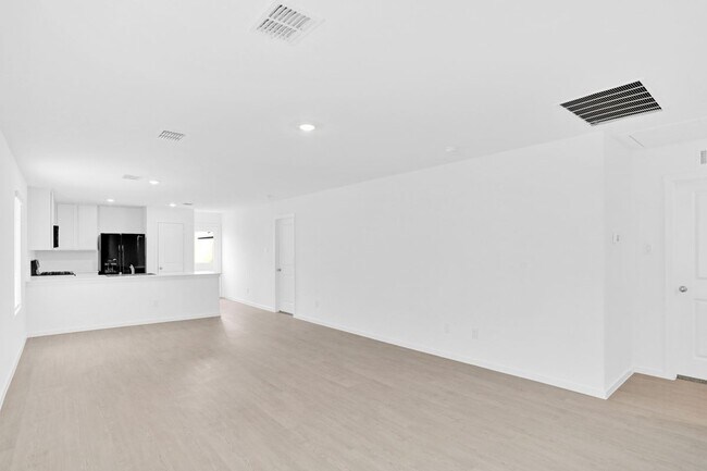 Building Photo - 835 Madrono Dr