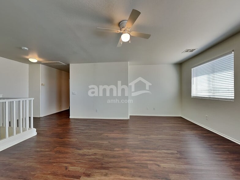 Building Photo - 6727 W Desert Ln