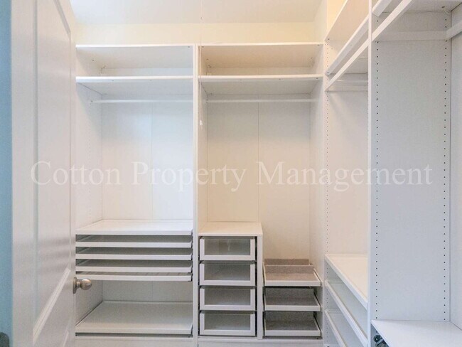 Building Photo - 7445 Darius Dr