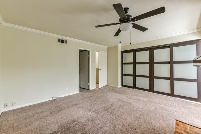 Building Photo - 5917 Fairdale Ln