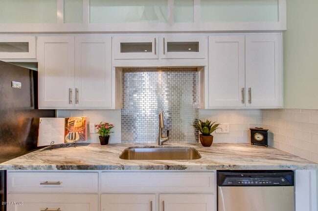 Building Photo - SFH 4-2