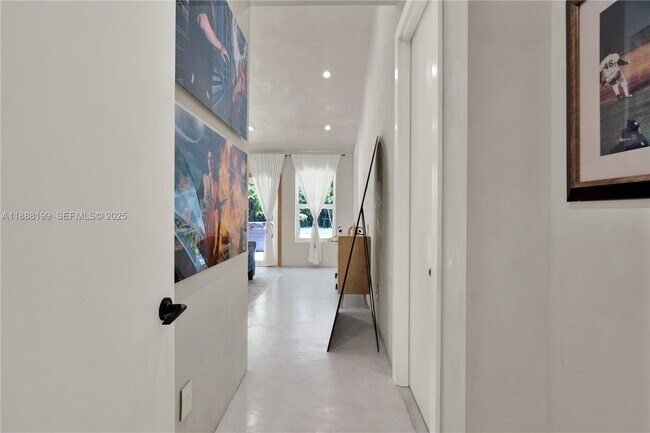 Building Photo - 520 Bay Point Rd