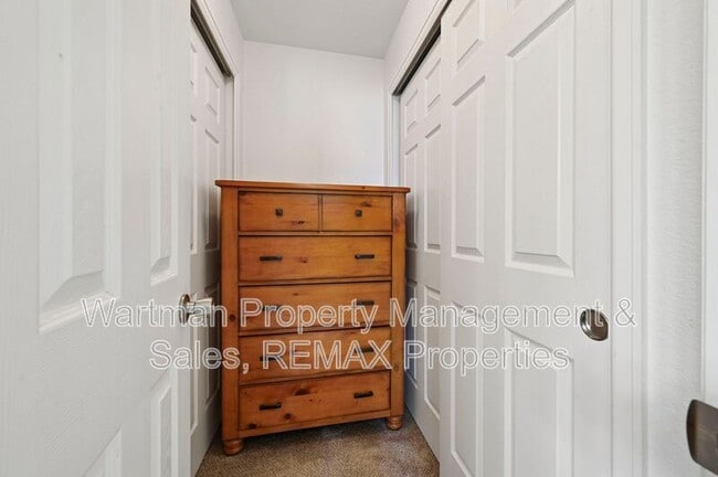 Building Photo - 2240 Whale Point