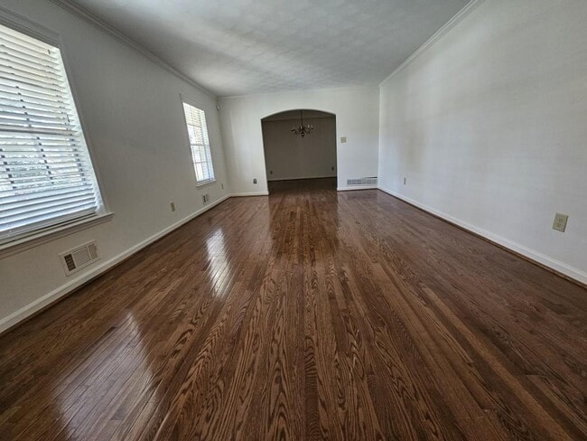 Building Photo - 1181 Lake Shore Cir