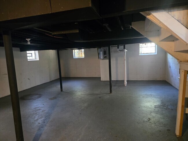 Building Photo - 15909 Woodingham Dr