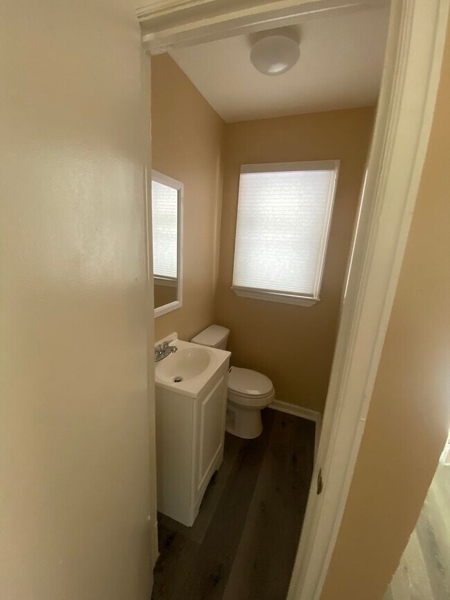 Building Photo - Mobley