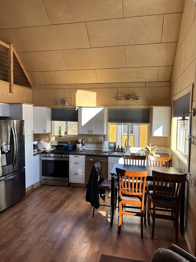 Building Photo - 1176 Virginia Lynn Wy