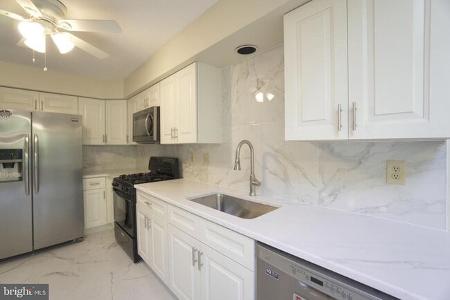 Building Photo - 1379 Gwynedale Way