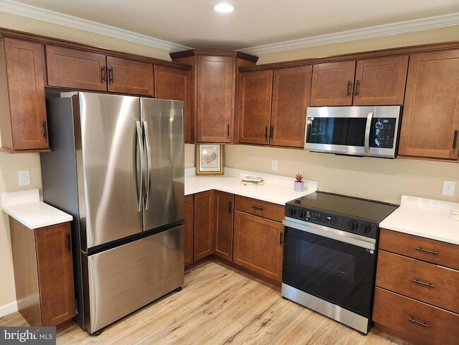 Building Photo - 171 N Almond St