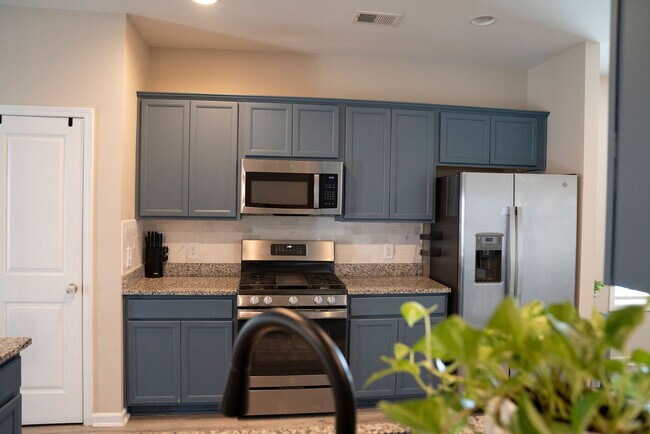 Building Photo - 114 Great Bend Dr