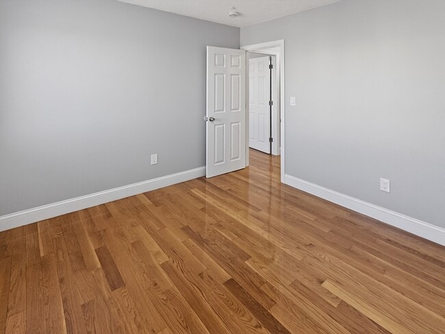 Building Photo - 530 Willard St