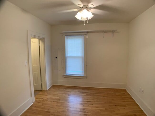 Building Photo - Edmond 3 bed 1 1/2 bath close to UCO