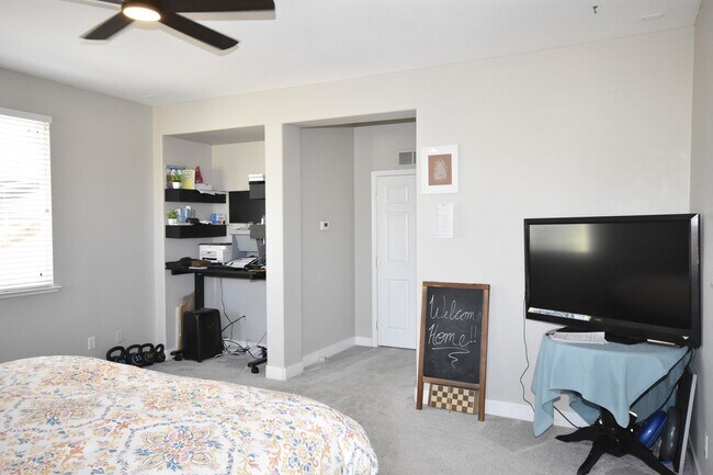Building Photo - 11719 Kouros Way