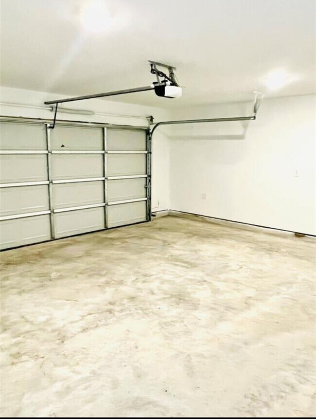 Building Photo - 22445 Mountain Pne Dr