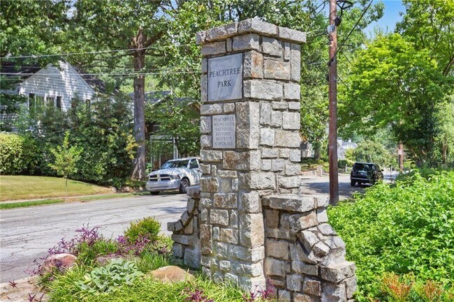 Building Photo - 26 Highland Dr NE