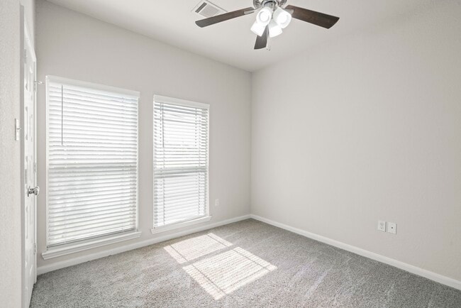 Building Photo - 4801 Wenda St