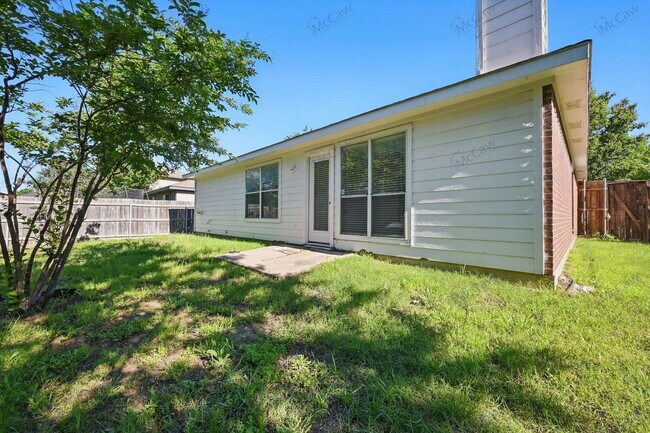 Building Photo - 1012 Waterview Dr