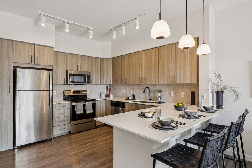 Interior Photo - The Pomelo