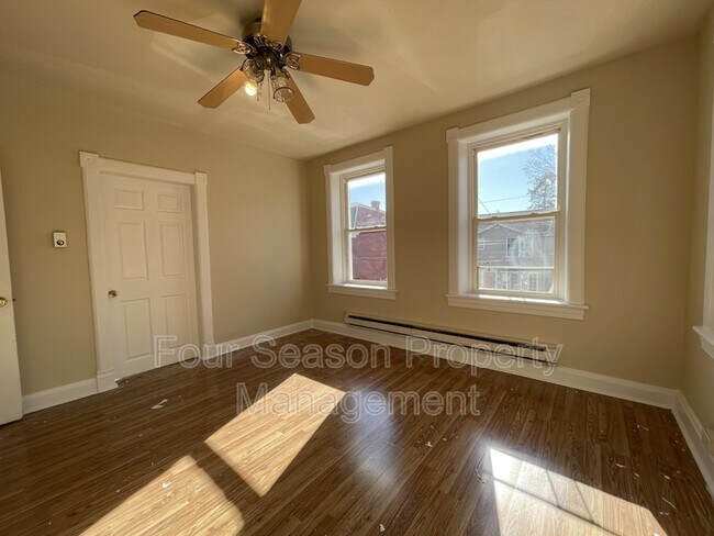 Building Photo - 616 W Franklin St