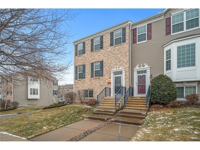 Building Photo - 9995 Wildflower Dr