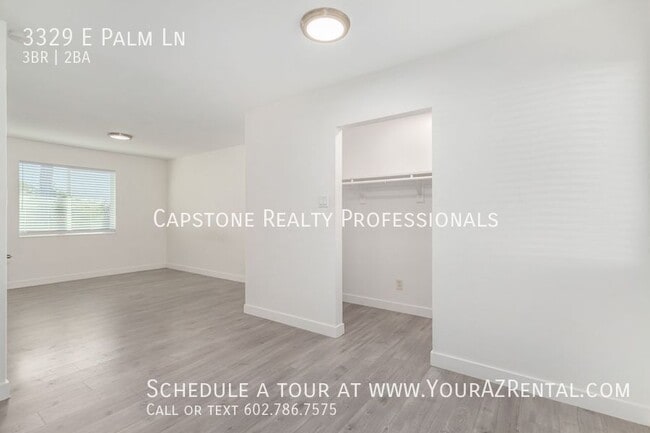 Building Photo - 3329 E Palm Ln