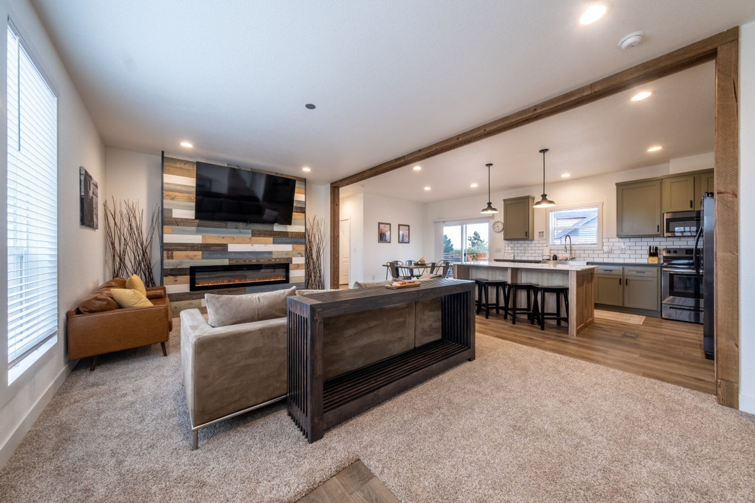 Building Photo - 523 W Vance Dr