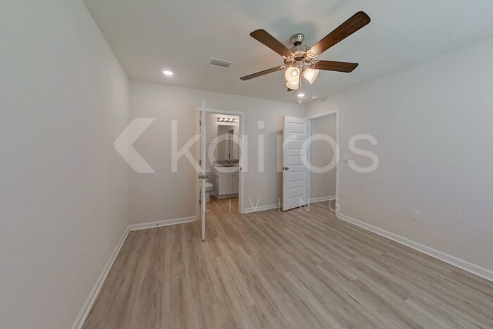 Building Photo - 209 Monarch Ln