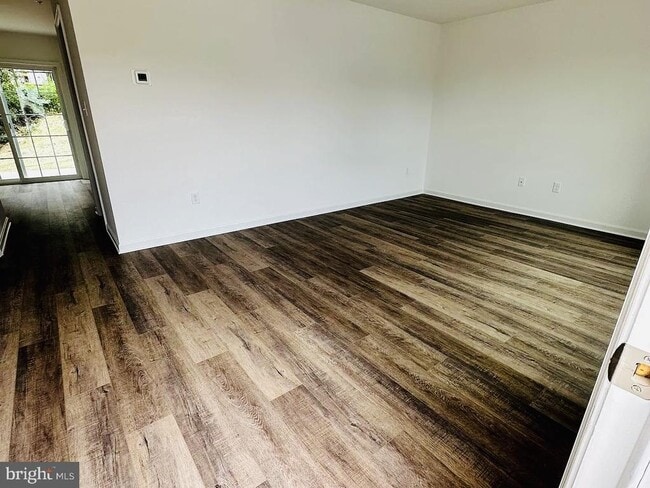 Building Photo - 6 Lismore Pl