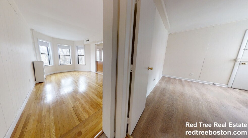 Building Photo - 1131 Commonwealth Ave