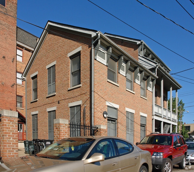Building Photo - 213-215 Woodward