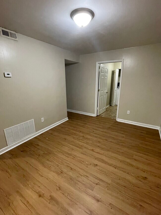 Building Photo - 1166 Booth Rd SW