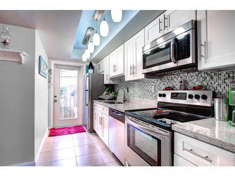 Building Photo - 3213 Colony Club Rd