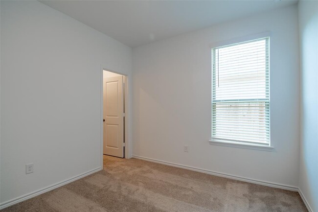 Building Photo - 15076 Rustic Moon Rd