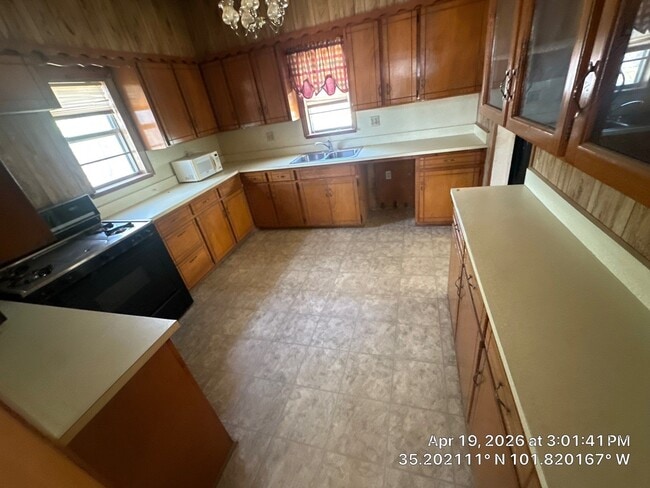 Building Photo - 901 S Roberts St