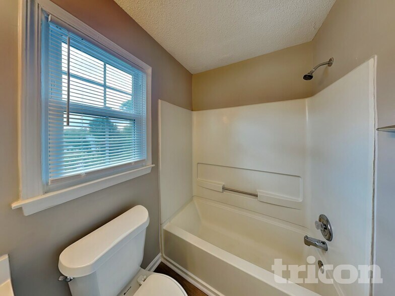 Building Photo - 5219 Glendora Ct