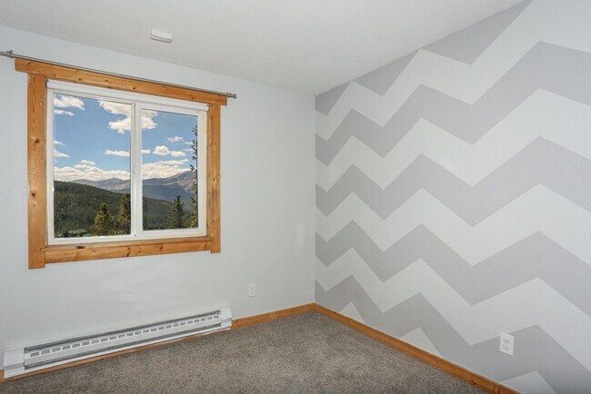 Building Photo - 1258 Baldy Rd