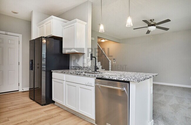Building Photo - 9654 Turnpoint Dr