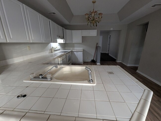 Building Photo - 3 Bedroom Home — Available January 7 in Chanute, KS!