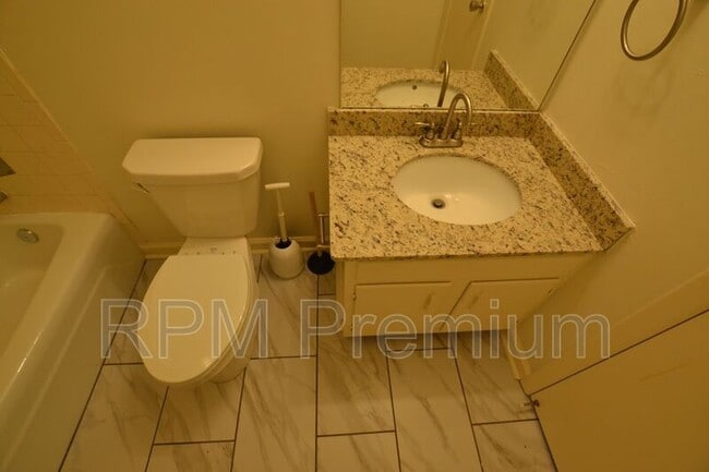 Building Photo - 1755 College Dr