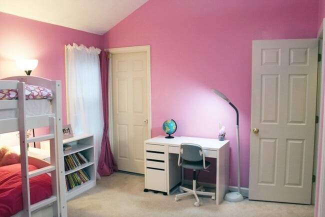 Building Photo - 19 Hillando Dr