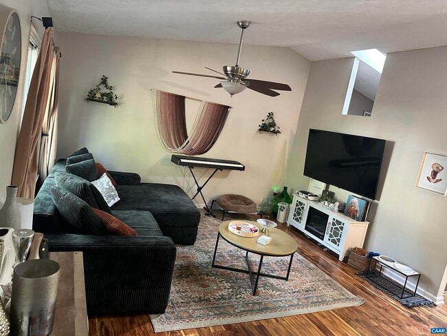 Primary Photo - 2 Sherwood Dr
