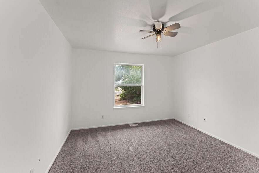 Building Photo - 133 S Spaulding Ave