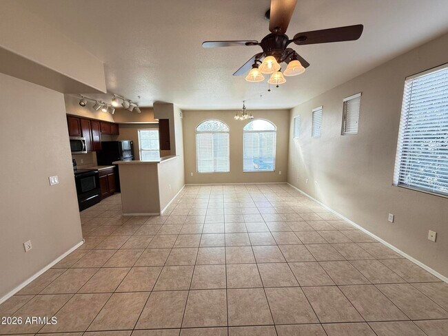 Building Photo - 16825 N 14th St