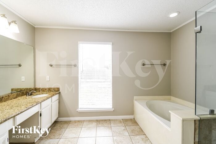 Building Photo - 5306 Spring Branch Dr