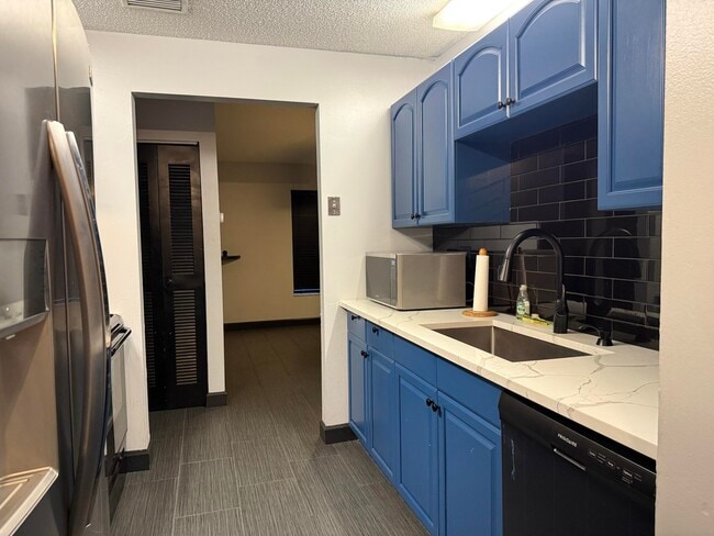 Building Photo - 1389 Pines Ln