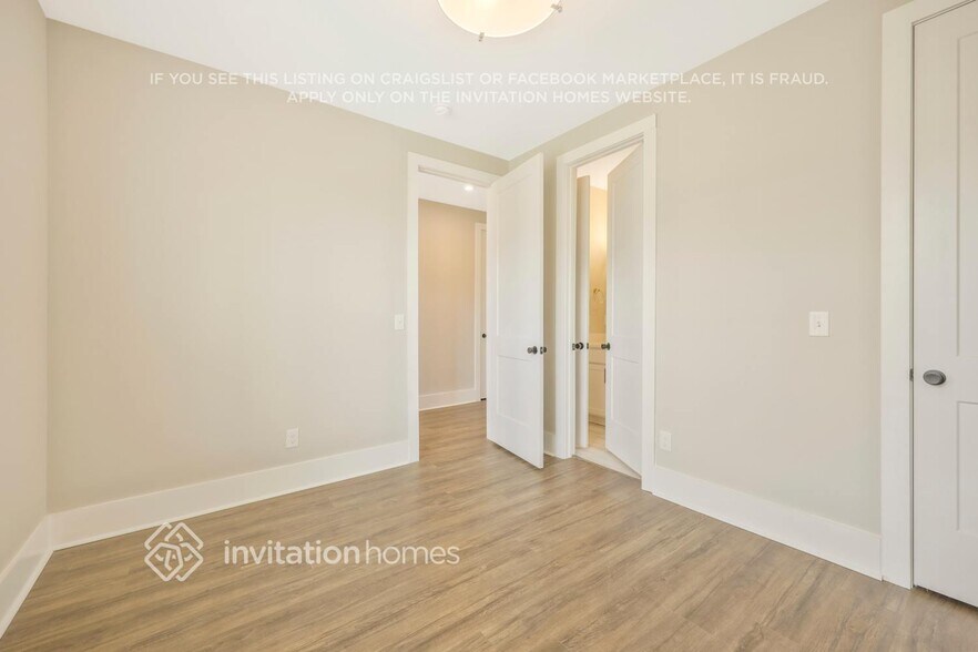 Building Photo - 212 Founders Ln