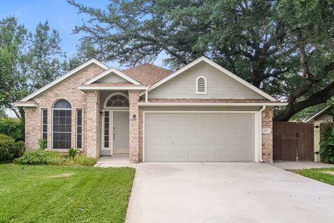 Building Photo - 200 Woodstone Dr
