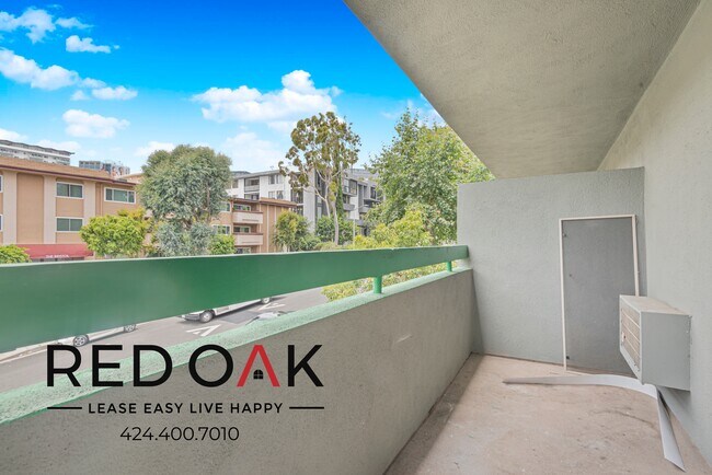 Building Photo - 1200 N Olive Dr